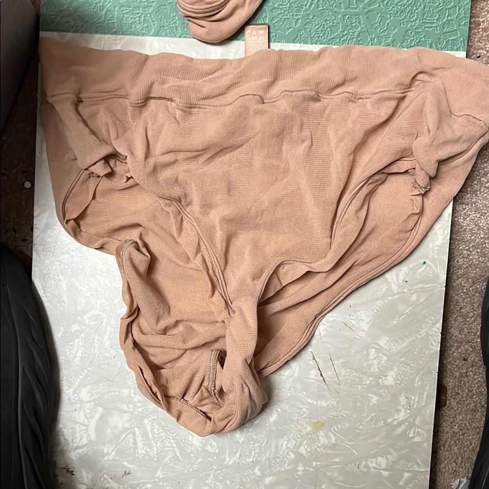Women's Tan Intimates Set - Picture 3 of 4